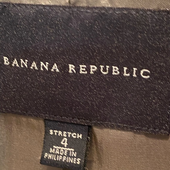 Banana Republic short sleeve blazer. Size 4. - Picture 5 of 5